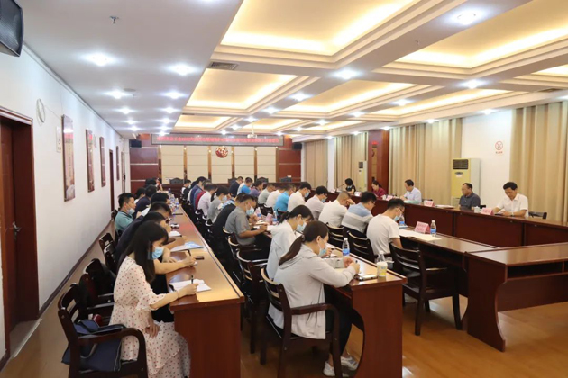 市總工會(huì)履職盡責(zé)維護(hù)職工合法權(quán)益，創(chuàng)造和諧社會(huì)環(huán)境喜迎二十大