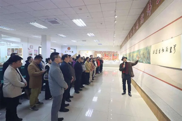 品味茶香古韻 共話文化傳承丨市留聯(lián)會(huì)等社團(tuán)組織參觀《萬里茶船古道圖》梧州首展