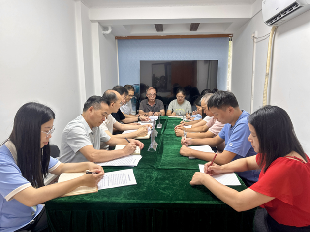 市總工會調研組到萬秀區(qū)、長洲總工會指導交流工會工作