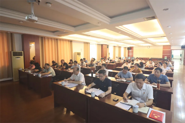 梧州市總工會召開深入貫徹中央八項規(guī)定精神學(xué)習(xí)教育專題輔導(dǎo)會