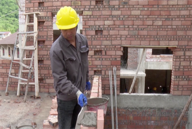 泥瓦工、快遞員也能評高層次人才，還有人獲100萬補(bǔ)貼