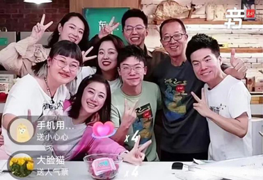 打工新鮮事丨一邊“上課”，一邊“賣大米”，被他的直播語錄圈粉了~