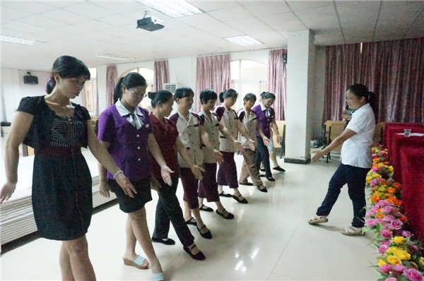 儀容儀表培訓 潘品秀攝.JPG