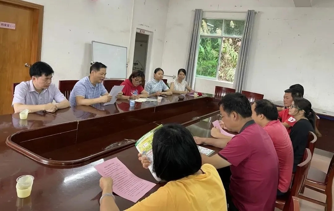 藤縣總工會(huì)進(jìn)企業(yè)宣講習(xí)近平總書記考察廣西時(shí)重要講話和指示精神