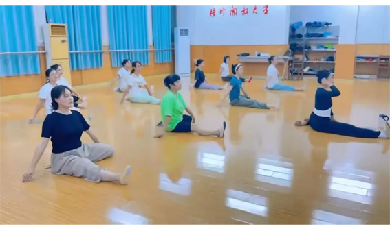 以文體活動(dòng)傳家風(fēng)聚親情丨長(zhǎng)洲區(qū)總工會(huì)職工家庭公益培訓(xùn)班受熱捧